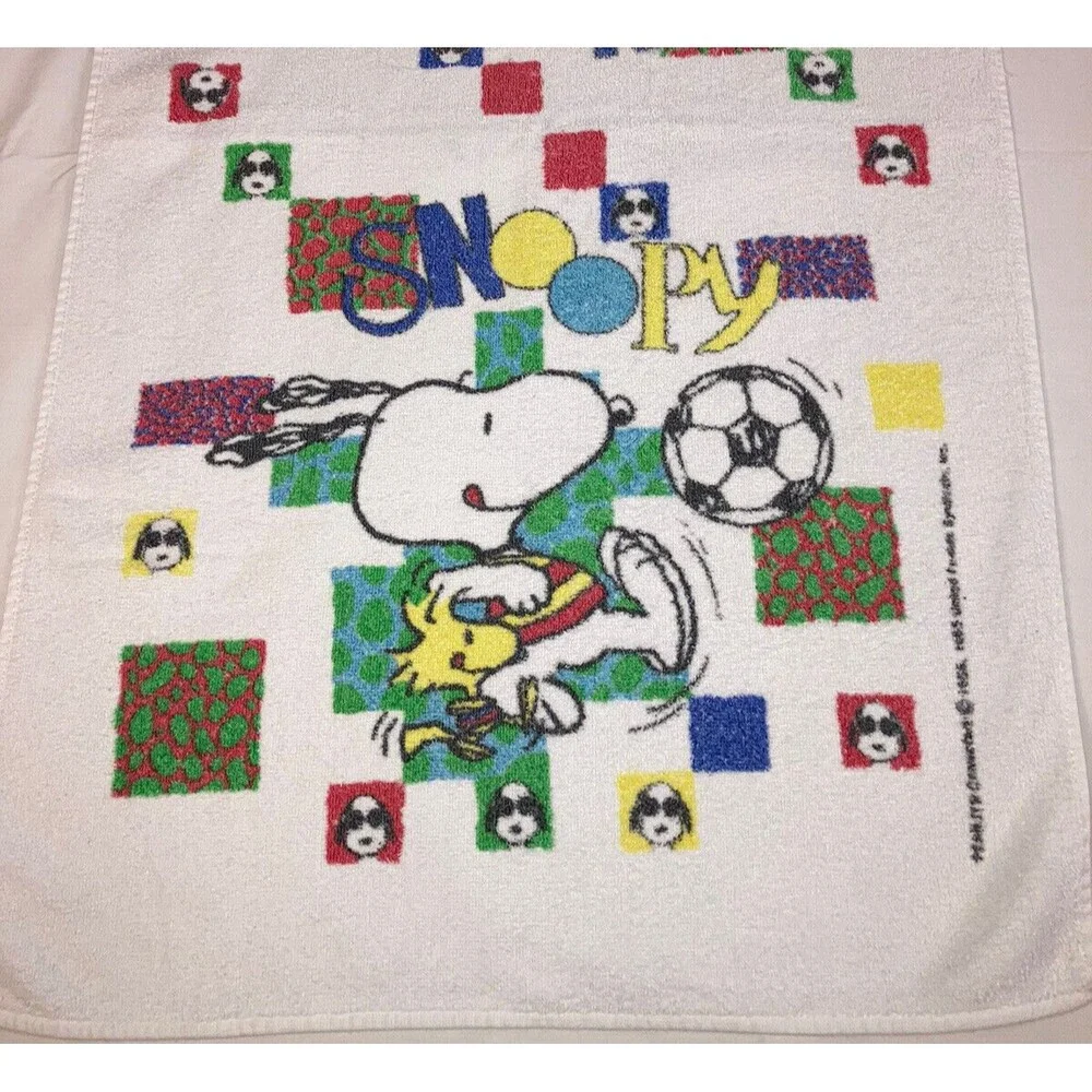 Vintage Peanuts Snoopy & Woodstock Soccer Football Gym Sports Towel by Cannon